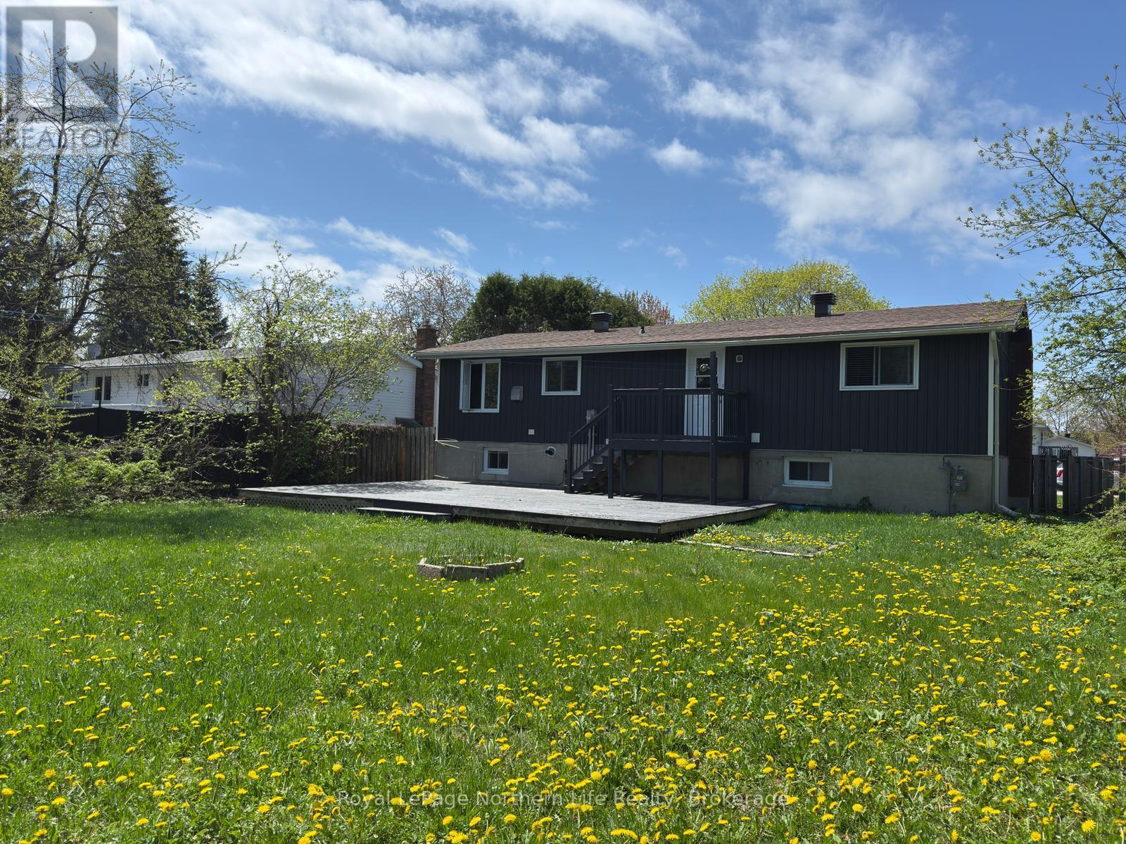 570 Ursula Street, North Bay, Ontario  P1B 8M8 - Photo 34 - X12086108