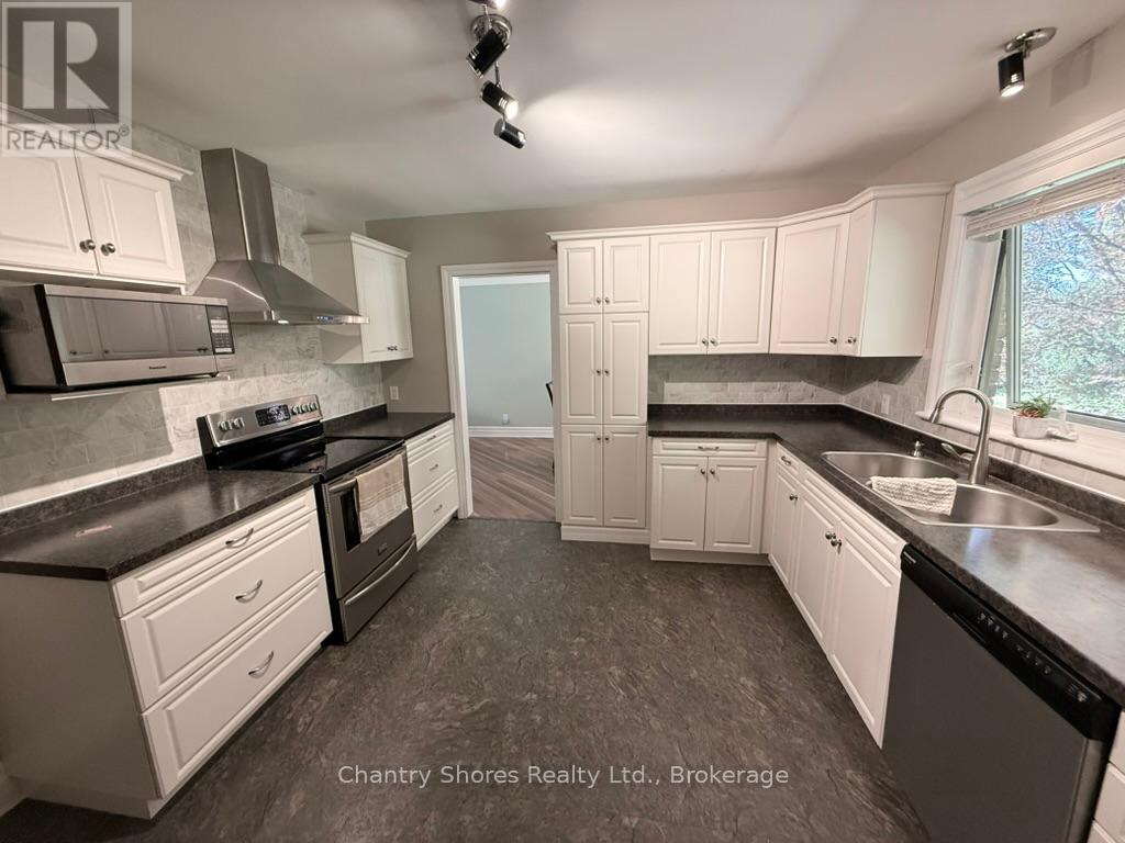 647 Eugenie Street E, Saugeen Shores, Ontario  N0H 2C4 - Photo 15 - X12149268