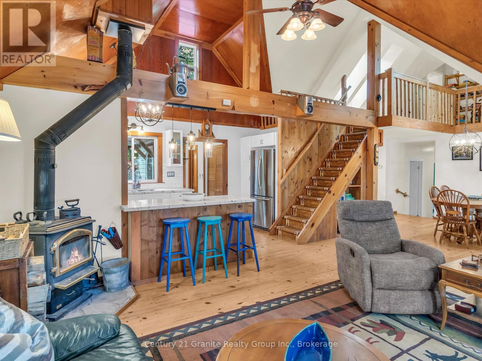 1120 S Clear Lake Road, Bracebridge, Ontario  P1L 1X1 - Photo 10 - X12158244