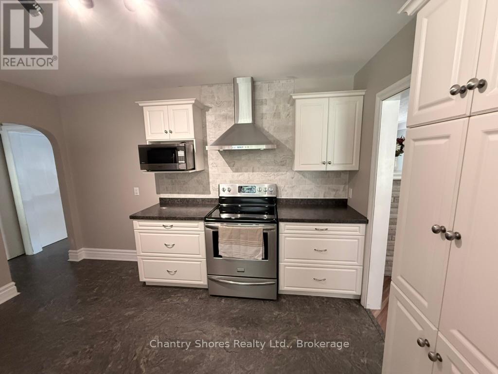 647 Eugenie Street E, Saugeen Shores, Ontario  N0H 2C4 - Photo 16 - X12149268