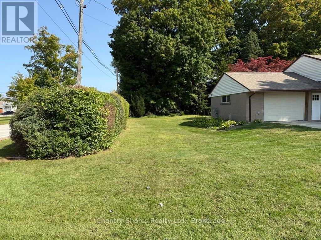 647 Eugenie Street E, Saugeen Shores, Ontario  N0H 2C4 - Photo 22 - X12149268