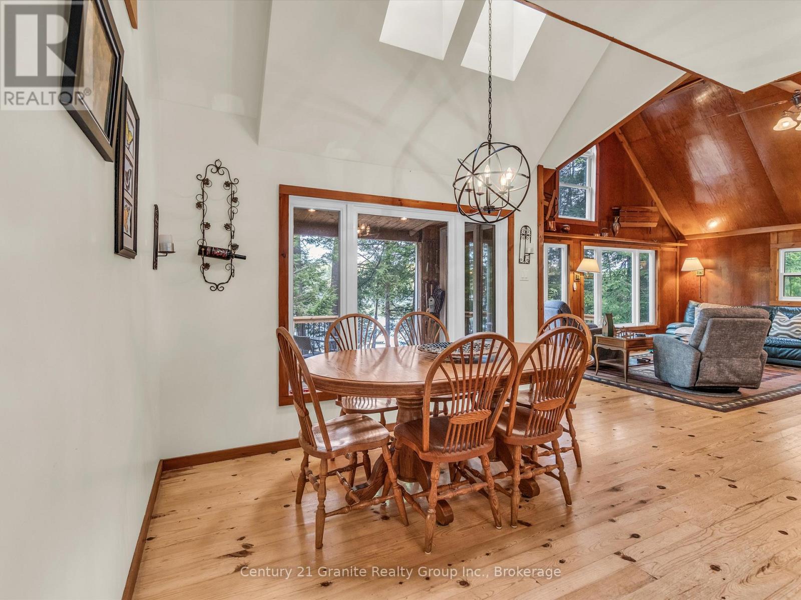 1120 S Clear Lake Road, Bracebridge, Ontario  P1L 1X1 - Photo 6 - X12158244