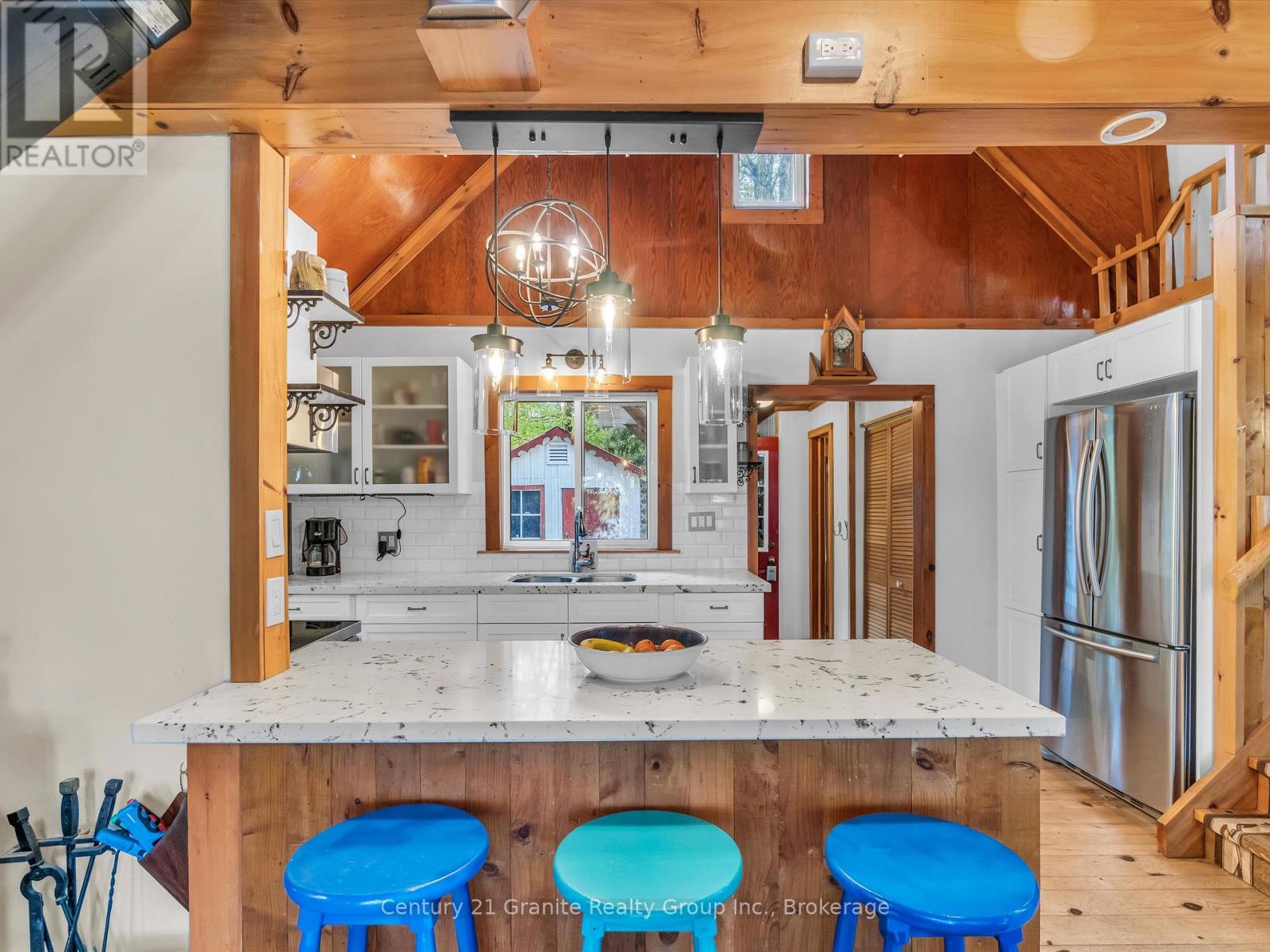 1120 S Clear Lake Road, Bracebridge, Ontario  P1L 1X1 - Photo 4 - X12158244