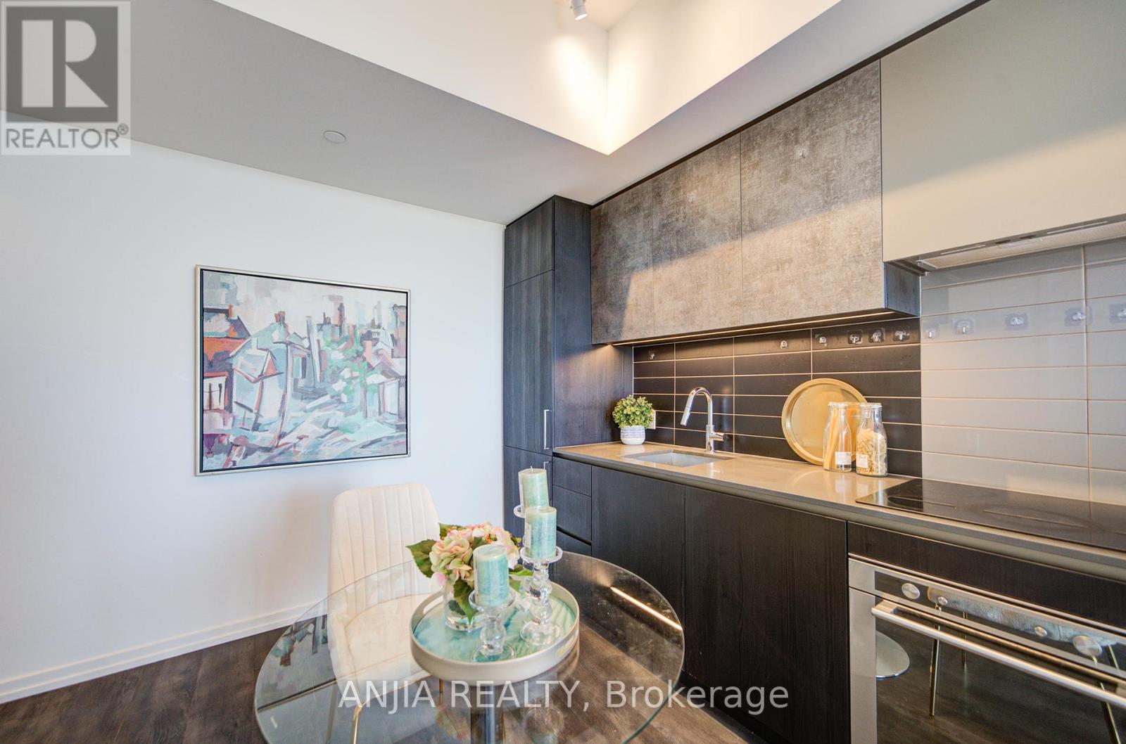 1712 - 1000 Portage Parkway, Vaughan, Ontario  L4K 0L1 - Photo 13 - N12159559