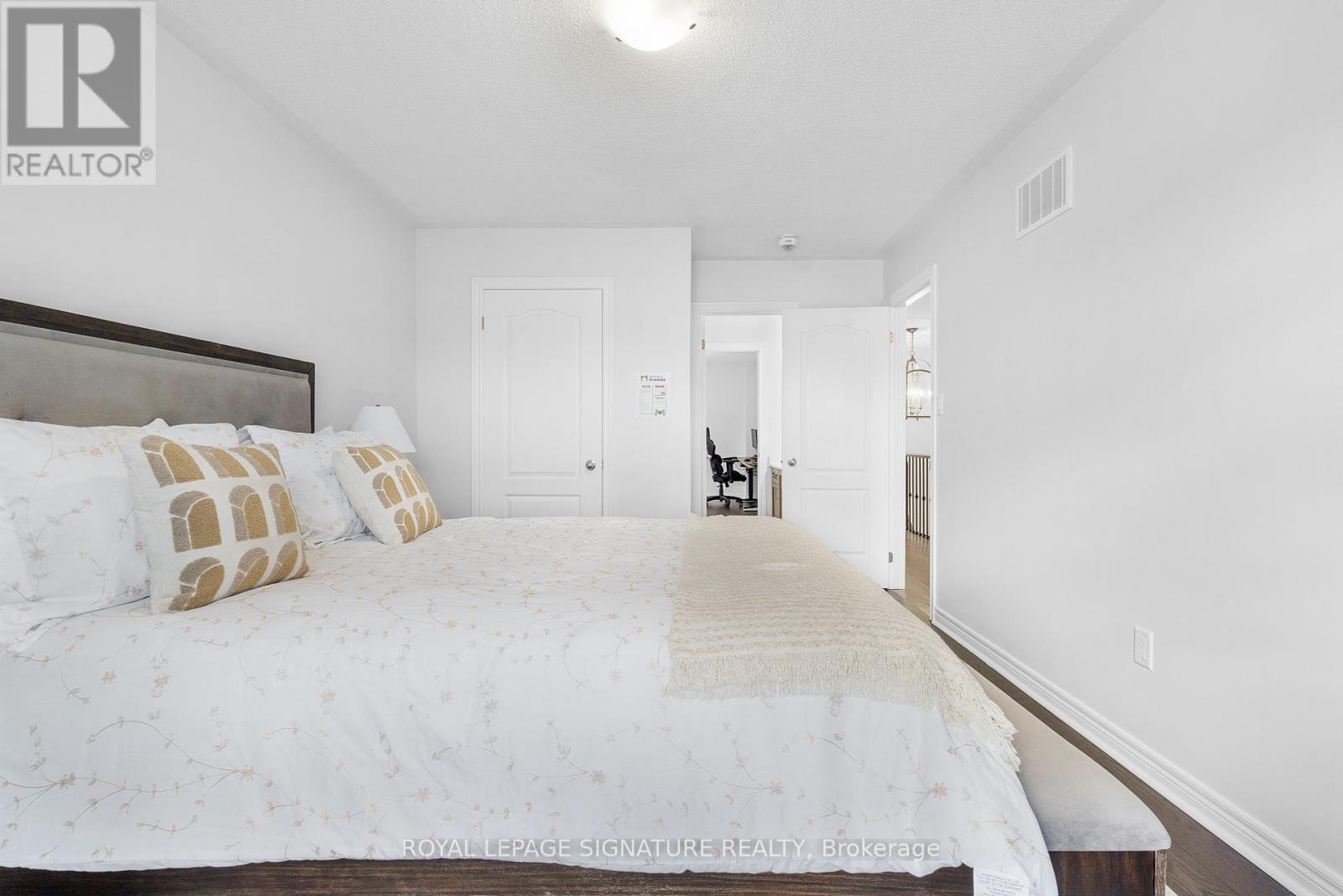 135 Mcdonnell Crescent, Bradford West Gwillimbury, Ontario  L3Z 0S8 - Photo 37 - N12159616