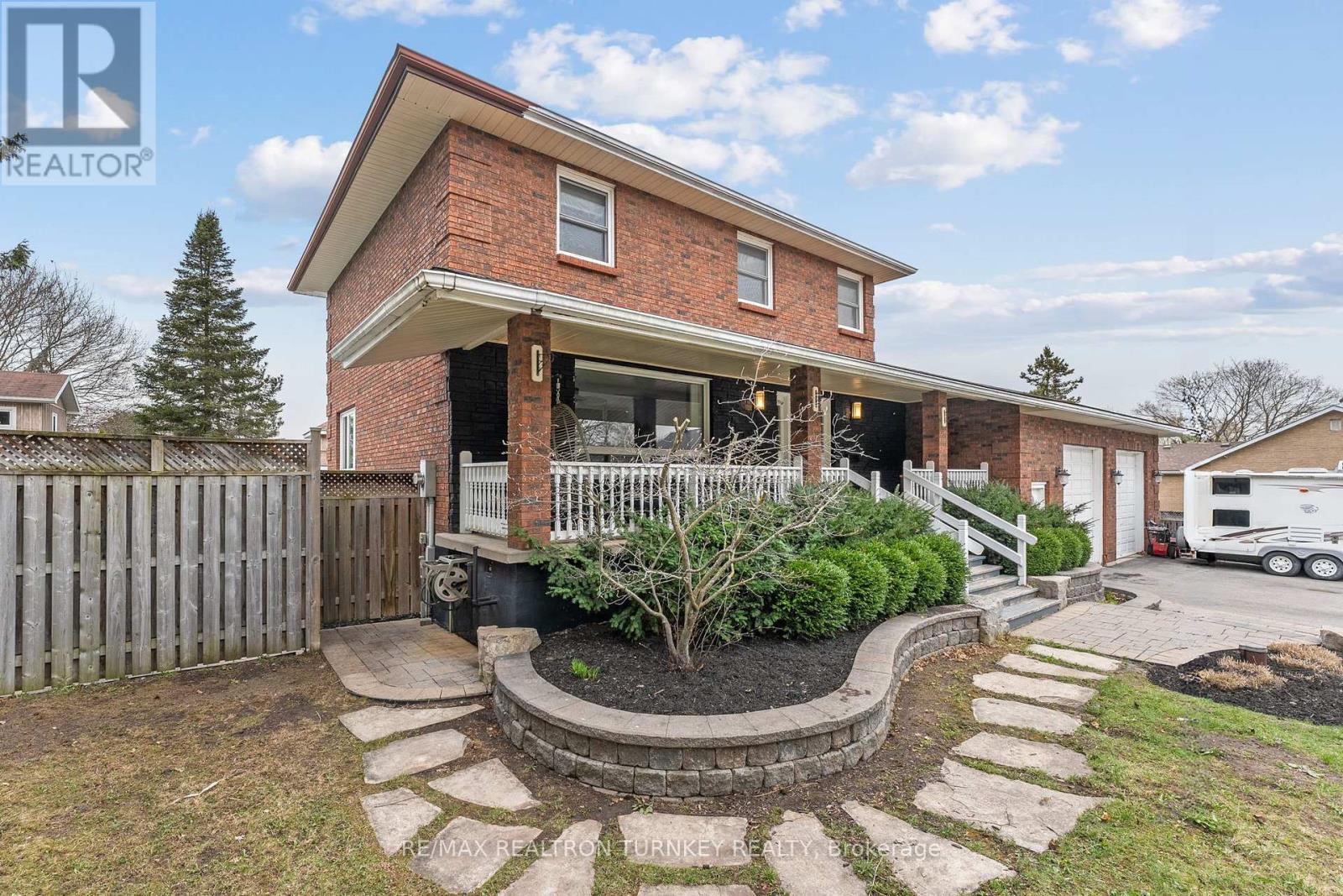 10 Dafoe Street, Uxbridge, Ontario  L0E 1T0 - Photo 1 - N12159650