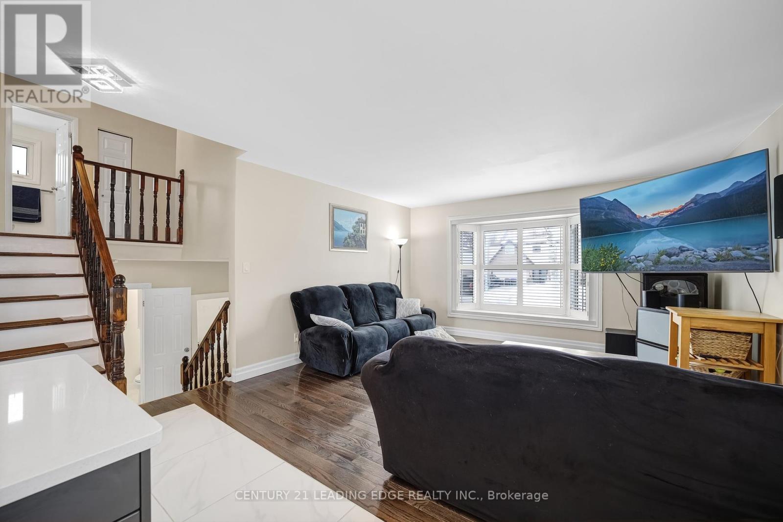 12 Mckeown Street, New Tecumseth, Ontario  L0G 1A0 - Photo 5 - N12159722