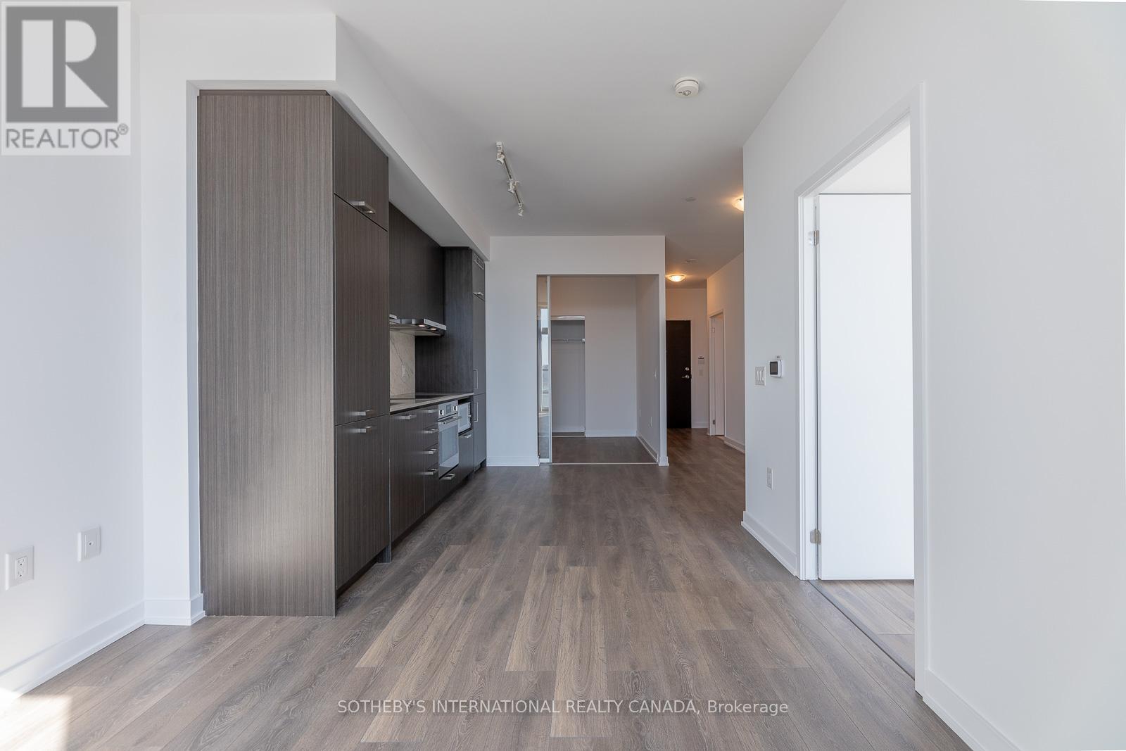 1110 - 38 Honeycrisp Crescent, Vaughan, Ontario  L4K 0M8 - Photo 18 - N12159760