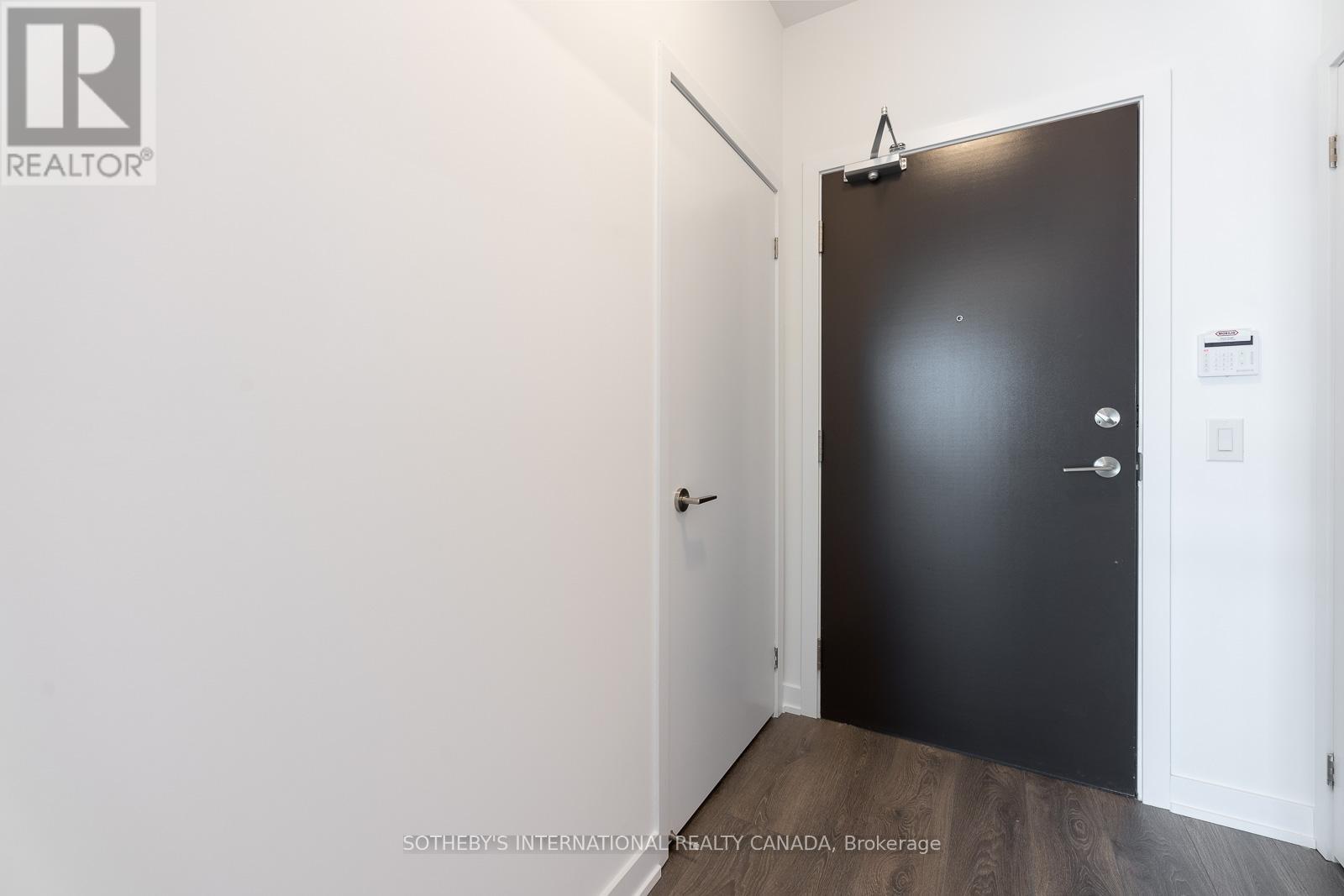1110 - 38 Honeycrisp Crescent, Vaughan, Ontario  L4K 0M8 - Photo 2 - N12159760