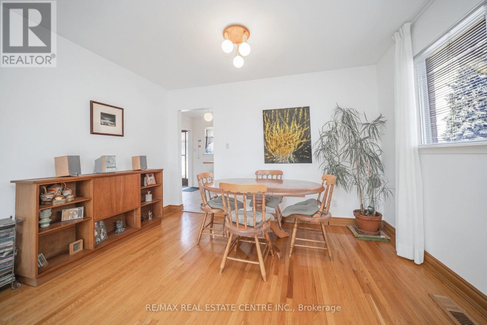 140 Vodden Street E, Brampton, Ontario  L6V 1M5 - Photo 11 - W12148861
