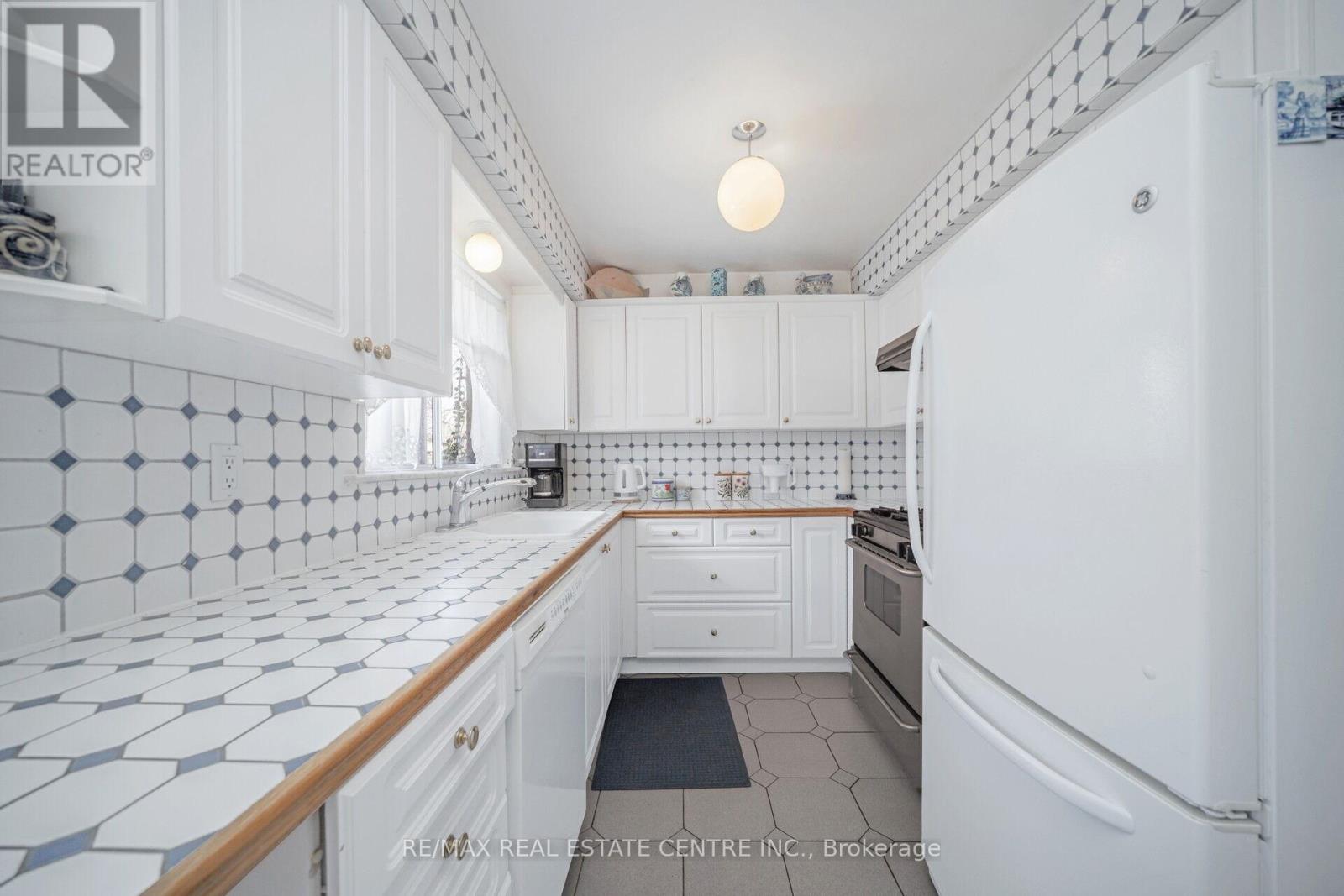 140 Vodden Street E, Brampton, Ontario  L6V 1M5 - Photo 16 - W12148861