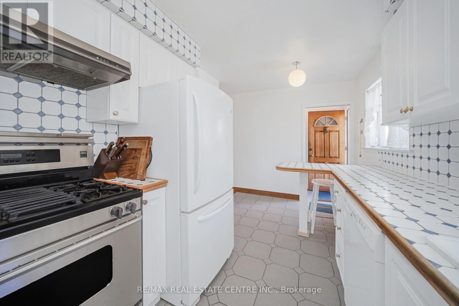 140 Vodden Street E, Brampton, Ontario  L6V 1M5 - Photo 18 - W12148861