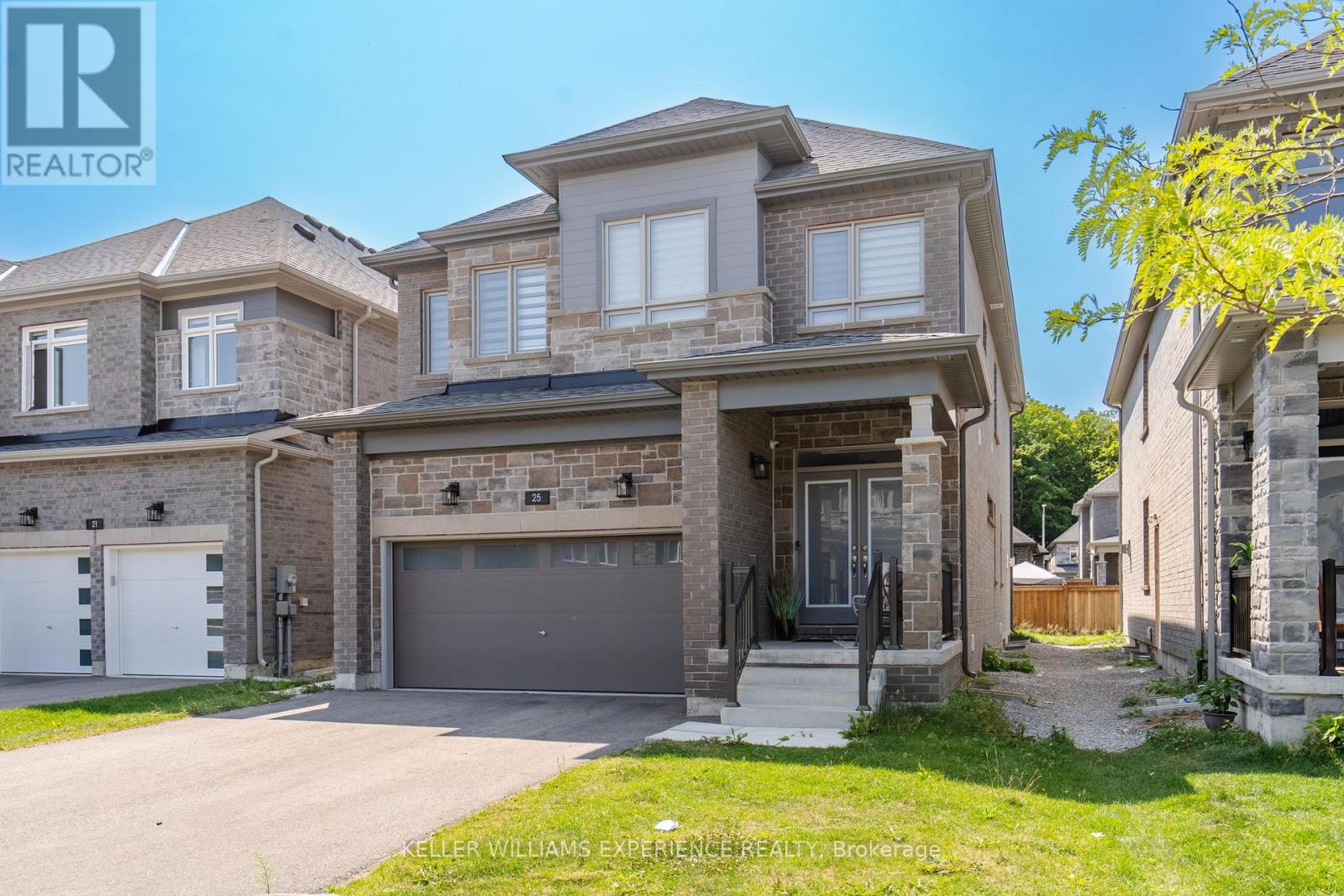 25 Paddington Grove, Barrie, Ontario  L9J 0J3 - Photo 1 - S12159561