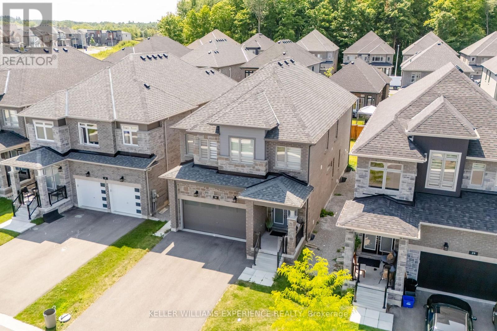 25 Paddington Grove, Barrie, Ontario  L9J 0J3 - Photo 2 - S12159561