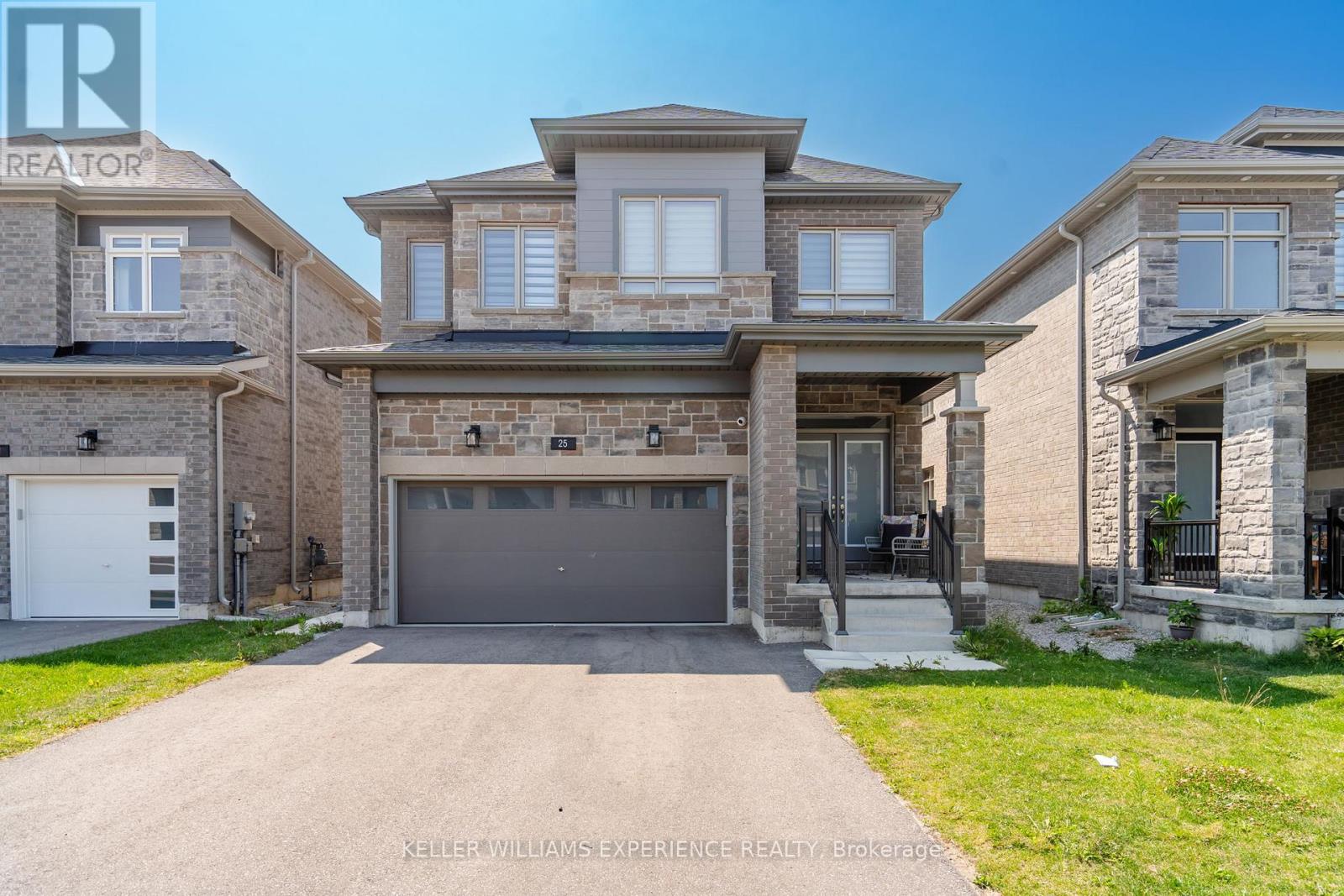 25 Paddington Grove, Barrie, Ontario  L9J 0J3 - Photo 3 - S12159561