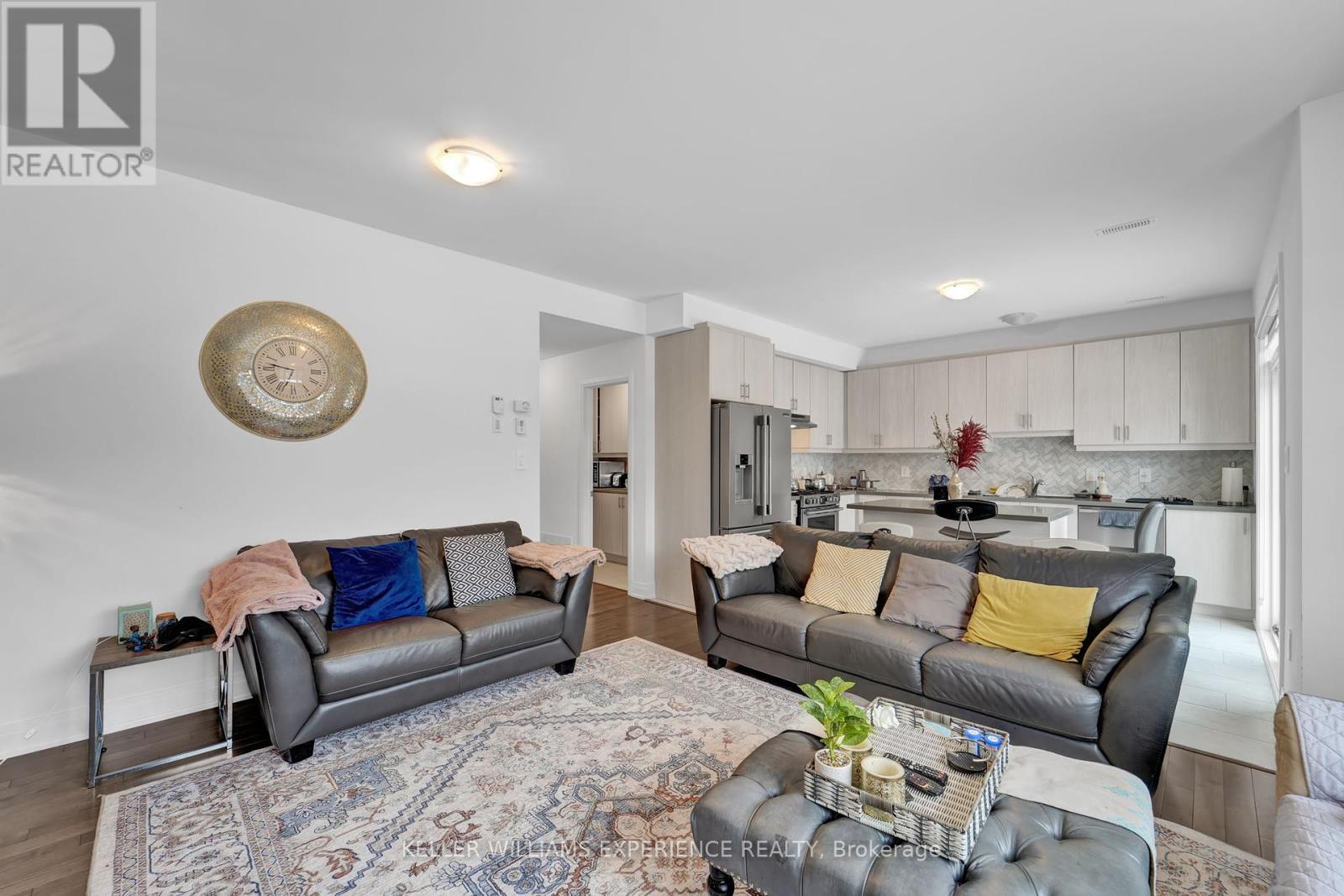 25 Paddington Grove, Barrie, Ontario  L9J 0J3 - Photo 8 - S12159561