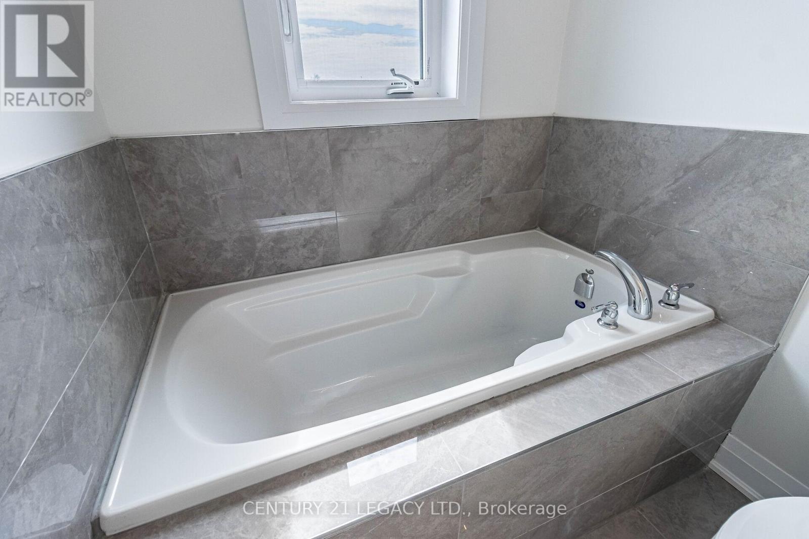30 Union Boulevard, Wasaga Beach, Ontario  L9Z 0M5 - Photo 13 - S12159680
