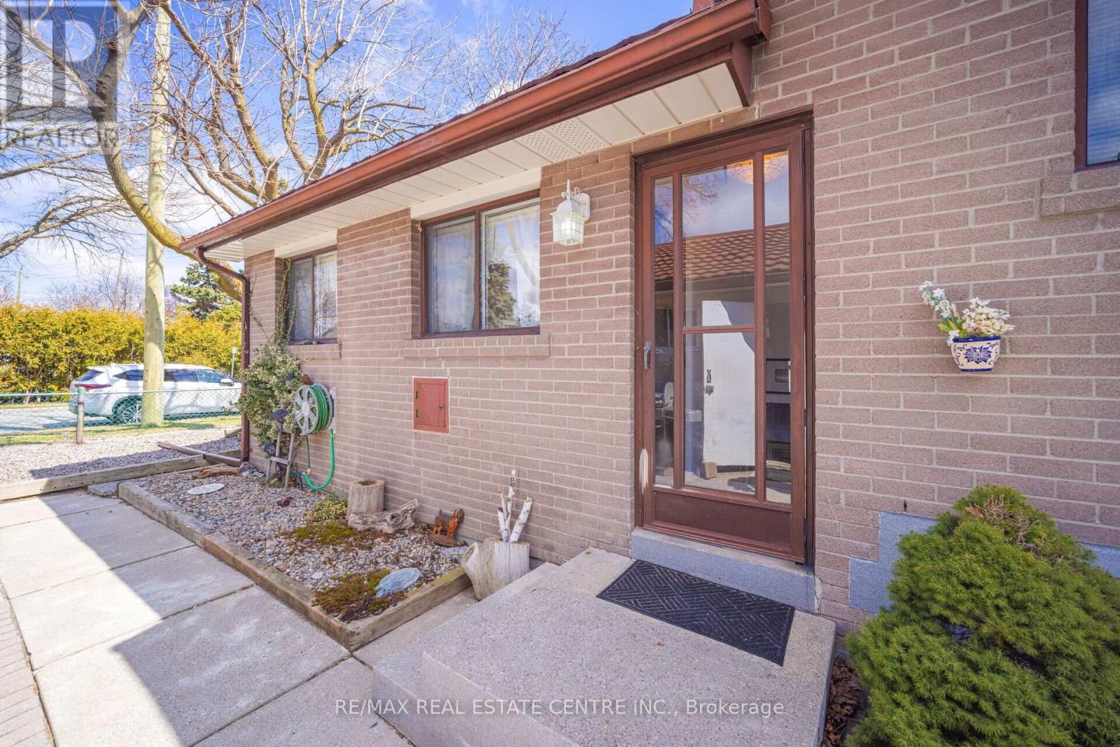 140 Vodden Street E, Brampton, Ontario  L6V 1M5 - Photo 44 - W12148861