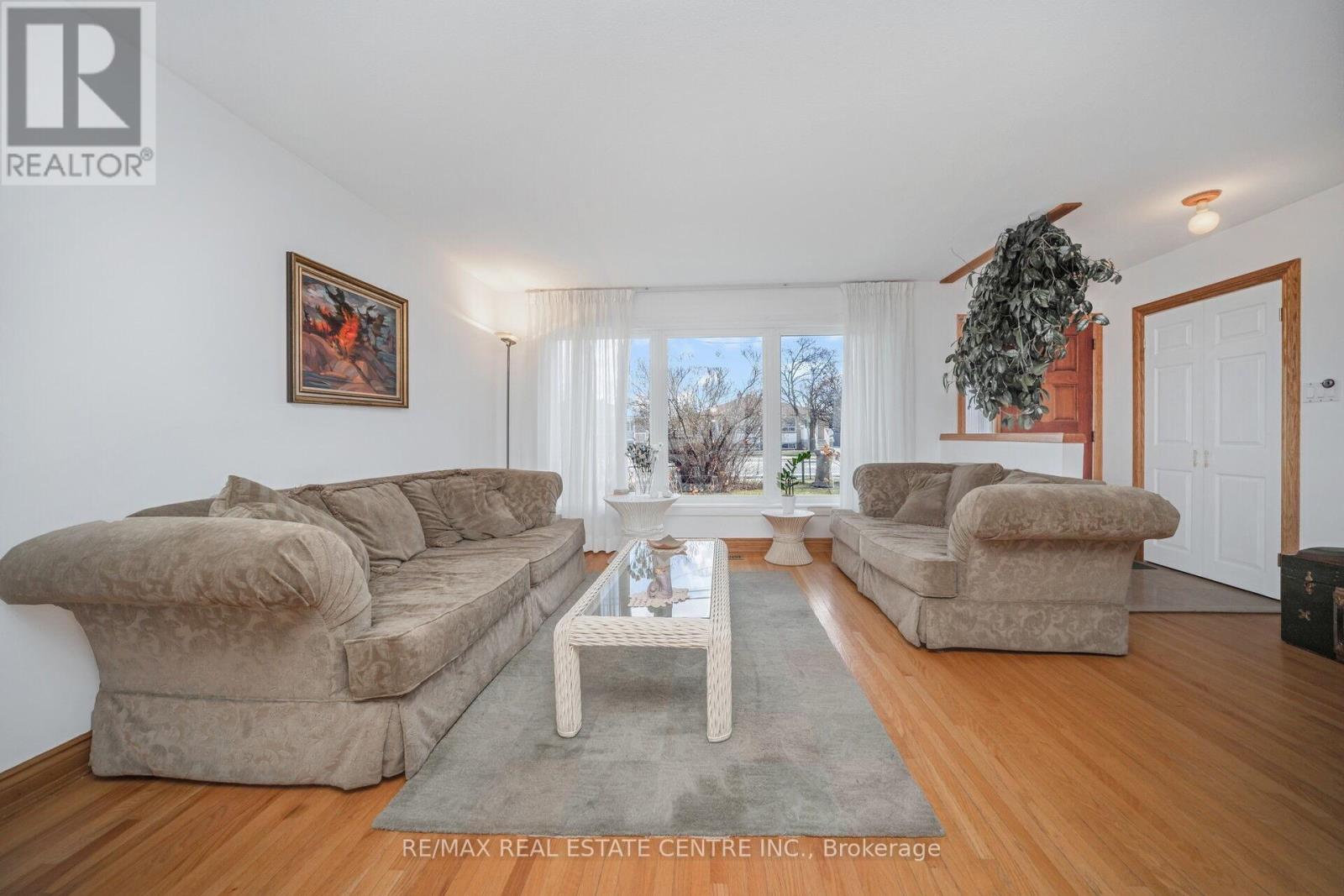 140 Vodden Street E, Brampton, Ontario  L6V 1M5 - Photo 8 - W12148861