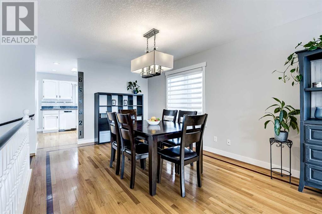 31 Woodmont Way Sw, Calgary, Alberta  T2W 4L7 - Photo 6 - A2220193