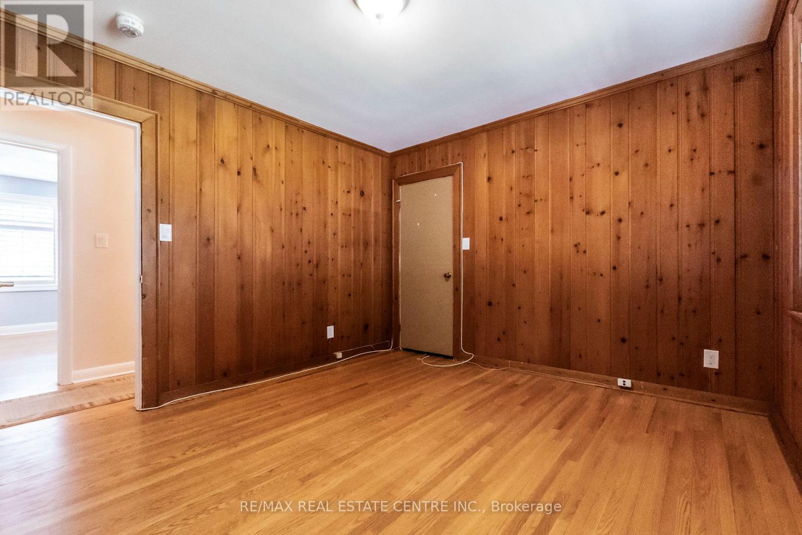 450 Townsend Avenue, Burlington, Ontario  L7T 2A8 - Photo 18 - W12159488