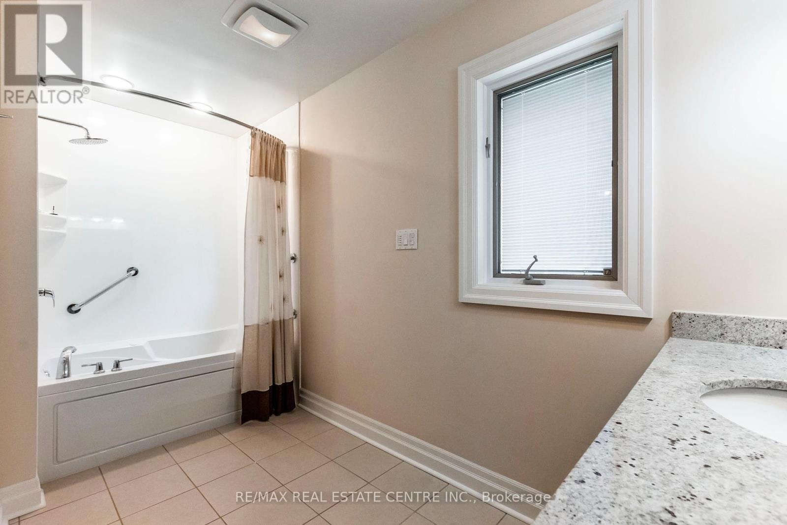450 Townsend Avenue, Burlington, Ontario  L7T 2A8 - Photo 24 - W12159488