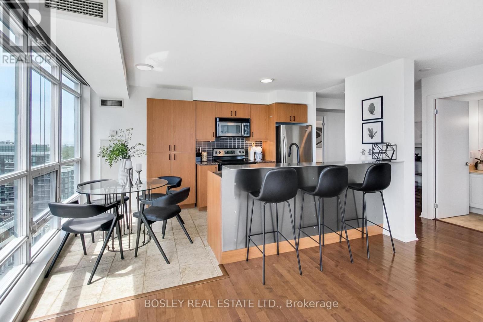 1607 - 185 Legion Road N, Toronto, Ontario  M8Y 0A1 - Photo 6 - W12159489