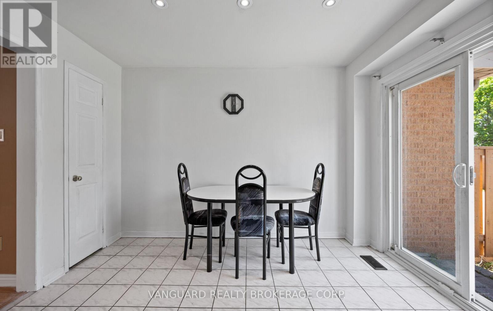65 Clover Bloom Road, Brampton, Ontario  L6R 1S4 - Photo 14 - W12159497