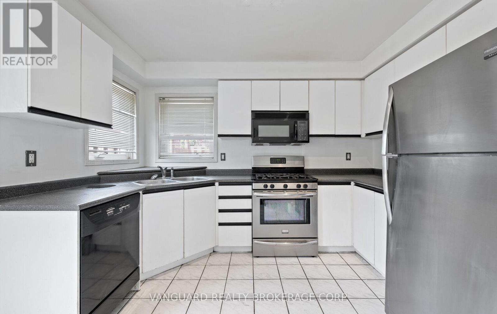 65 Clover Bloom Road, Brampton, Ontario  L6R 1S4 - Photo 15 - W12159497