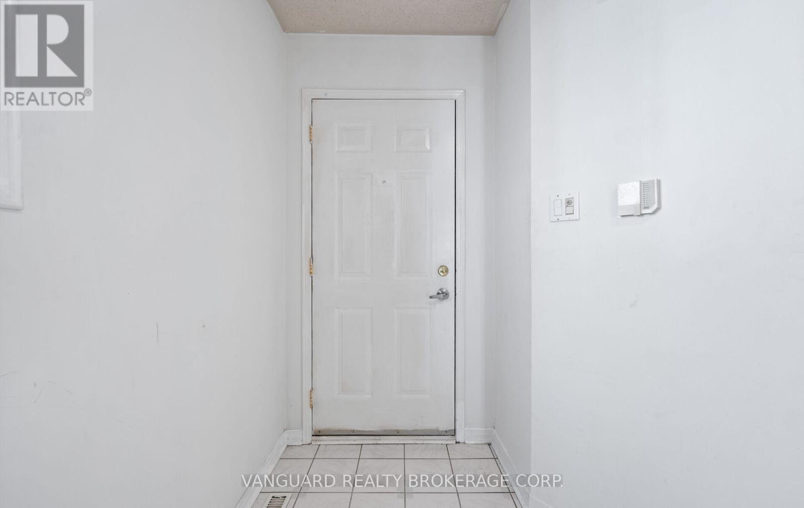 65 Clover Bloom Road, Brampton, Ontario  L6R 1S4 - Photo 6 - W12159497
