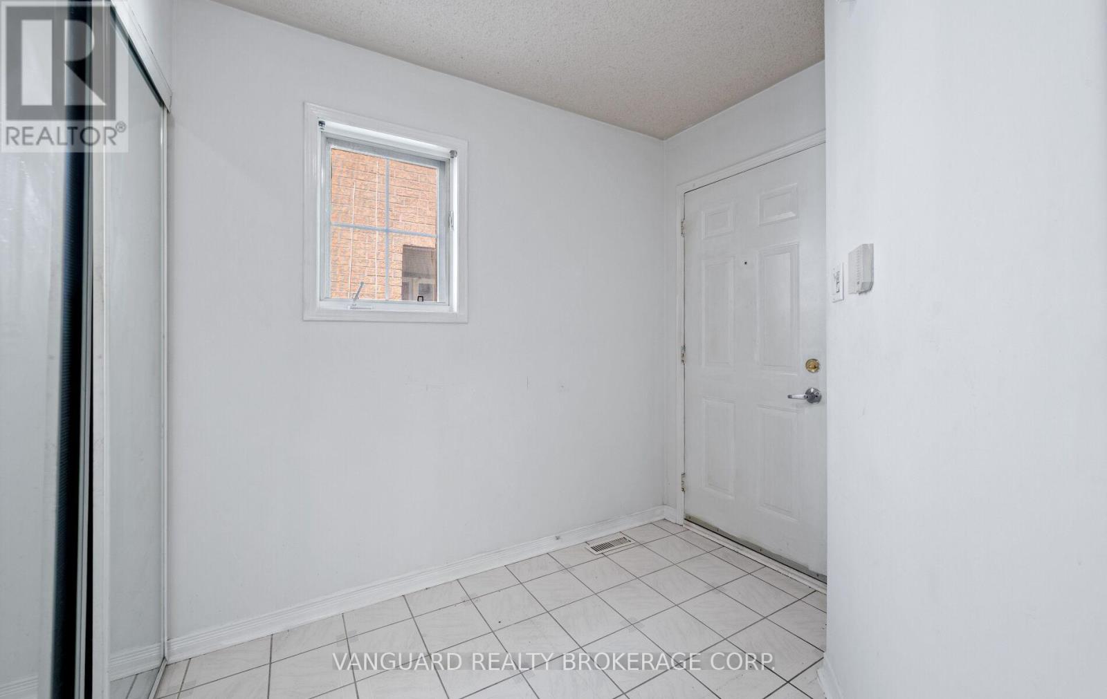 65 Clover Bloom Road, Brampton, Ontario  L6R 1S4 - Photo 7 - W12159497