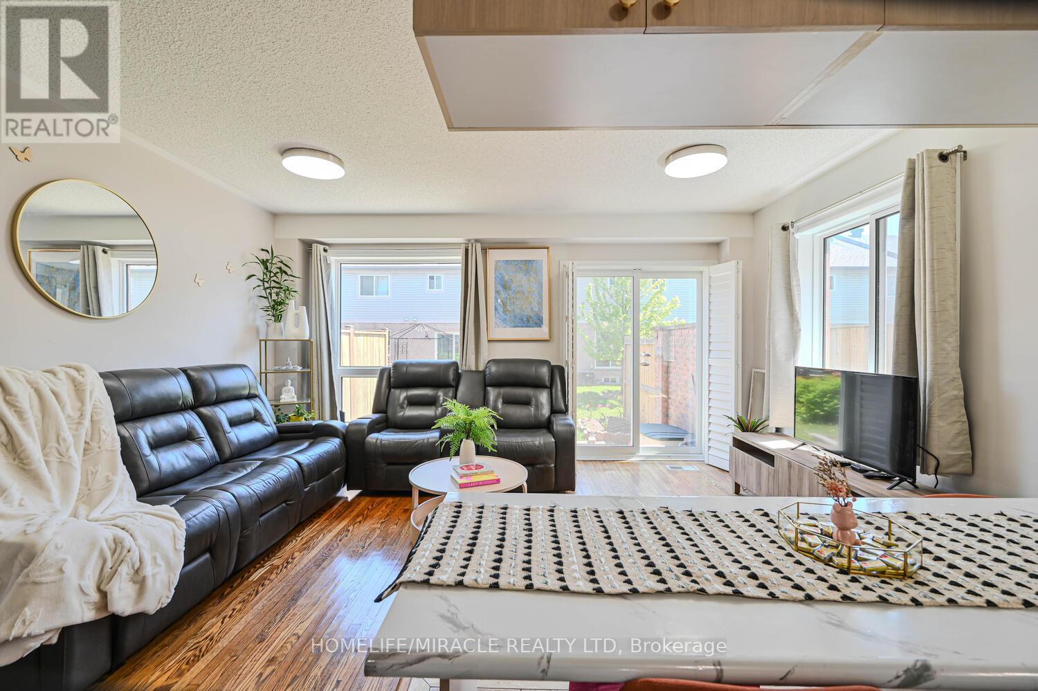 #30 - 5255 Guildwood Way N, Mississauga, Ontario  L5R 4A9 - Photo 13 - W12159501