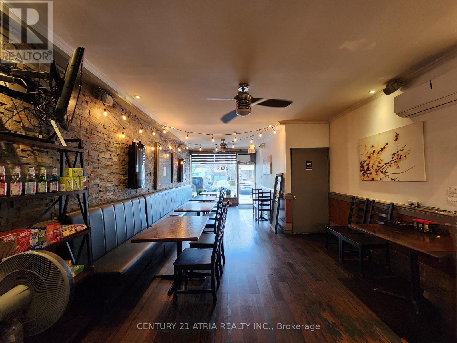 Property at 1553 DUPONT STREET image 3