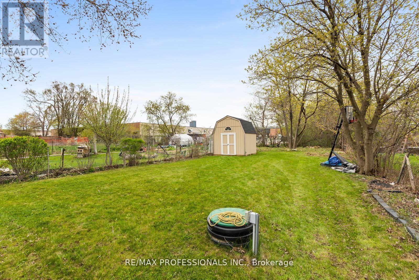 43 Bellman Avenue, Toronto (Alderwood), Ontario  M8W 4A5 - Photo 40 - W12159575