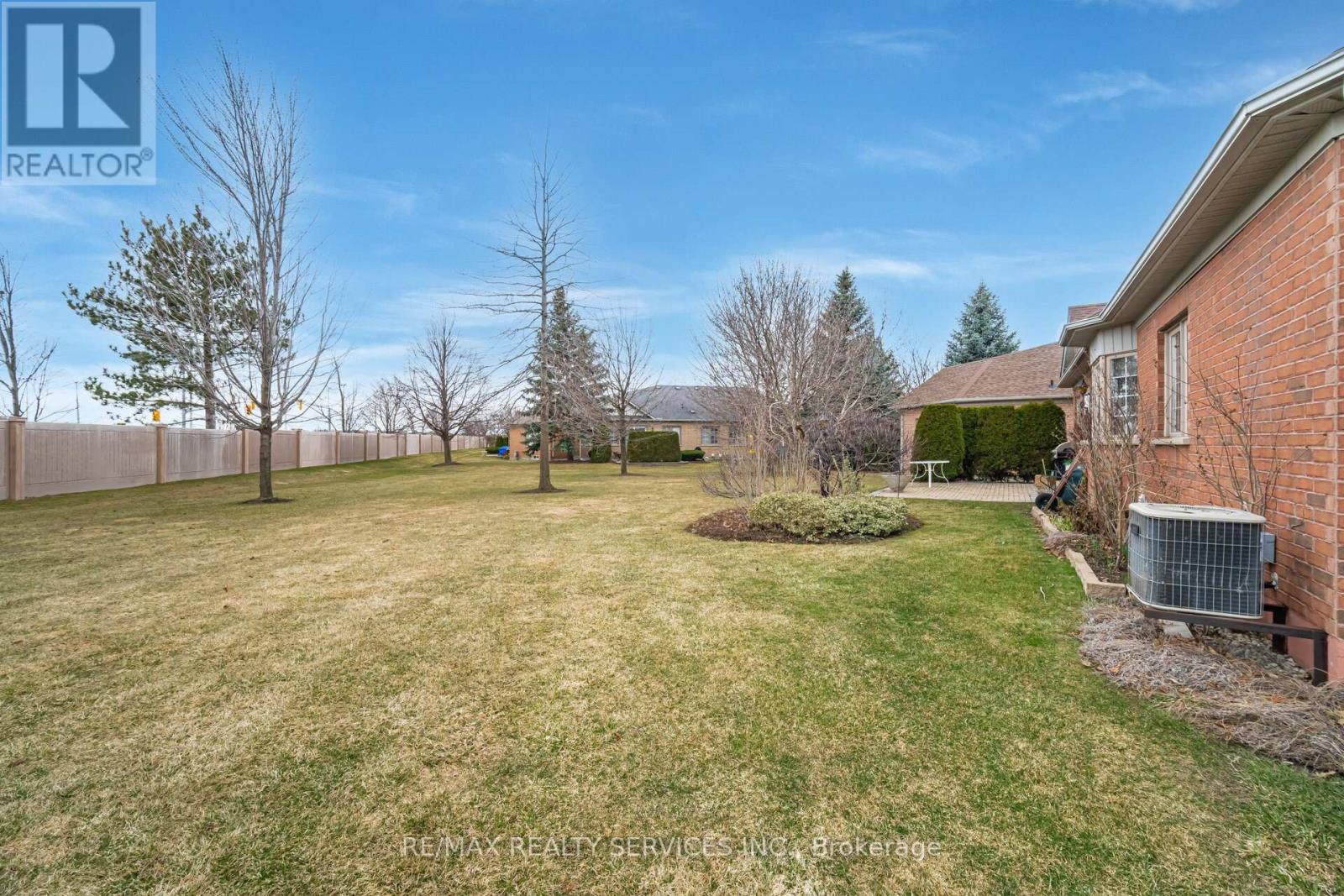 10 Orchard Park Gate, Brampton, Ontario  L6R 1W5 - Photo 47 - W12159584