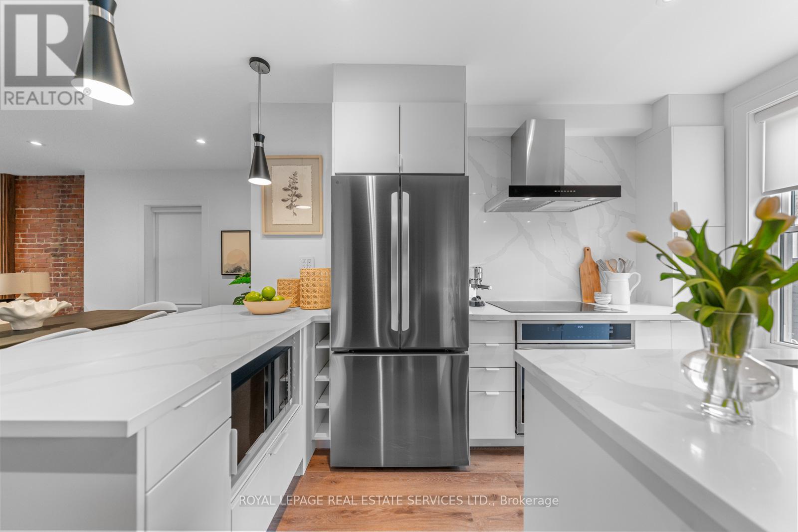 719 St Clarens Avenue, Toronto, Ontario  M6H 3X2 - Photo 16 - W12159585