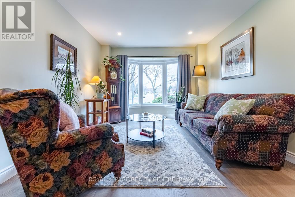 3677 Colonial Drive, Mississauga (Erin Mills), Ontario  L5L 4P2 - Photo 7 - W12159590