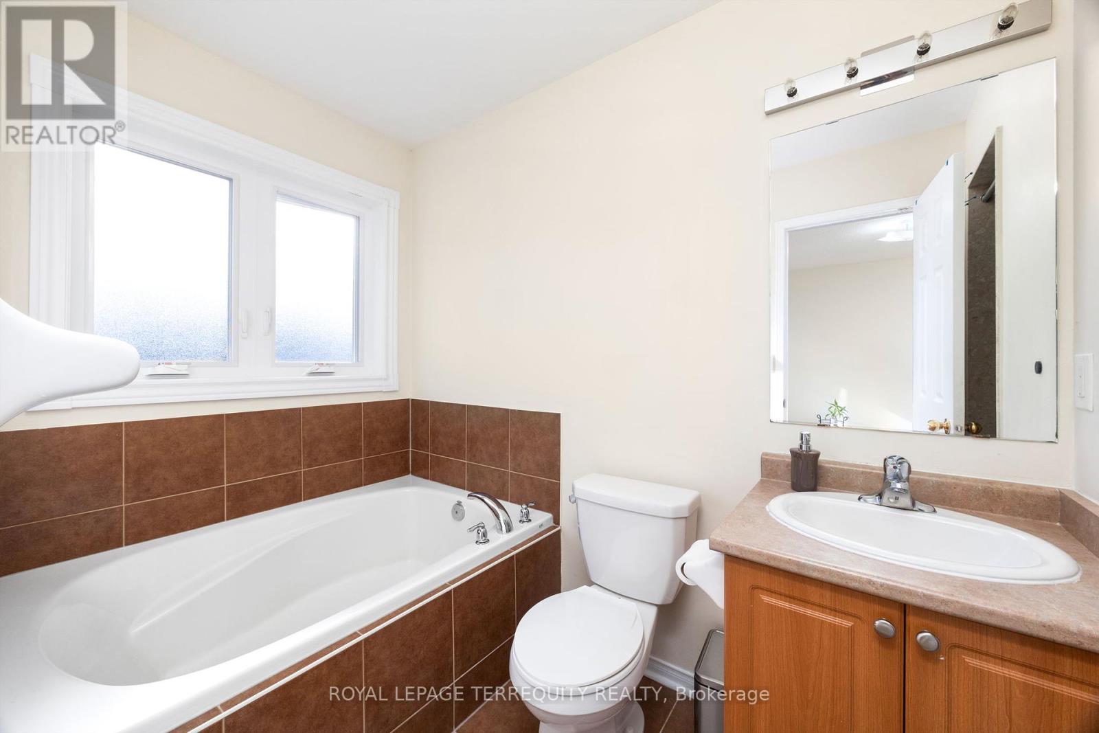 5182 Angel Stone Drive, Mississauga, Ontario  L5M 0L4 - Photo 21 - W12159613