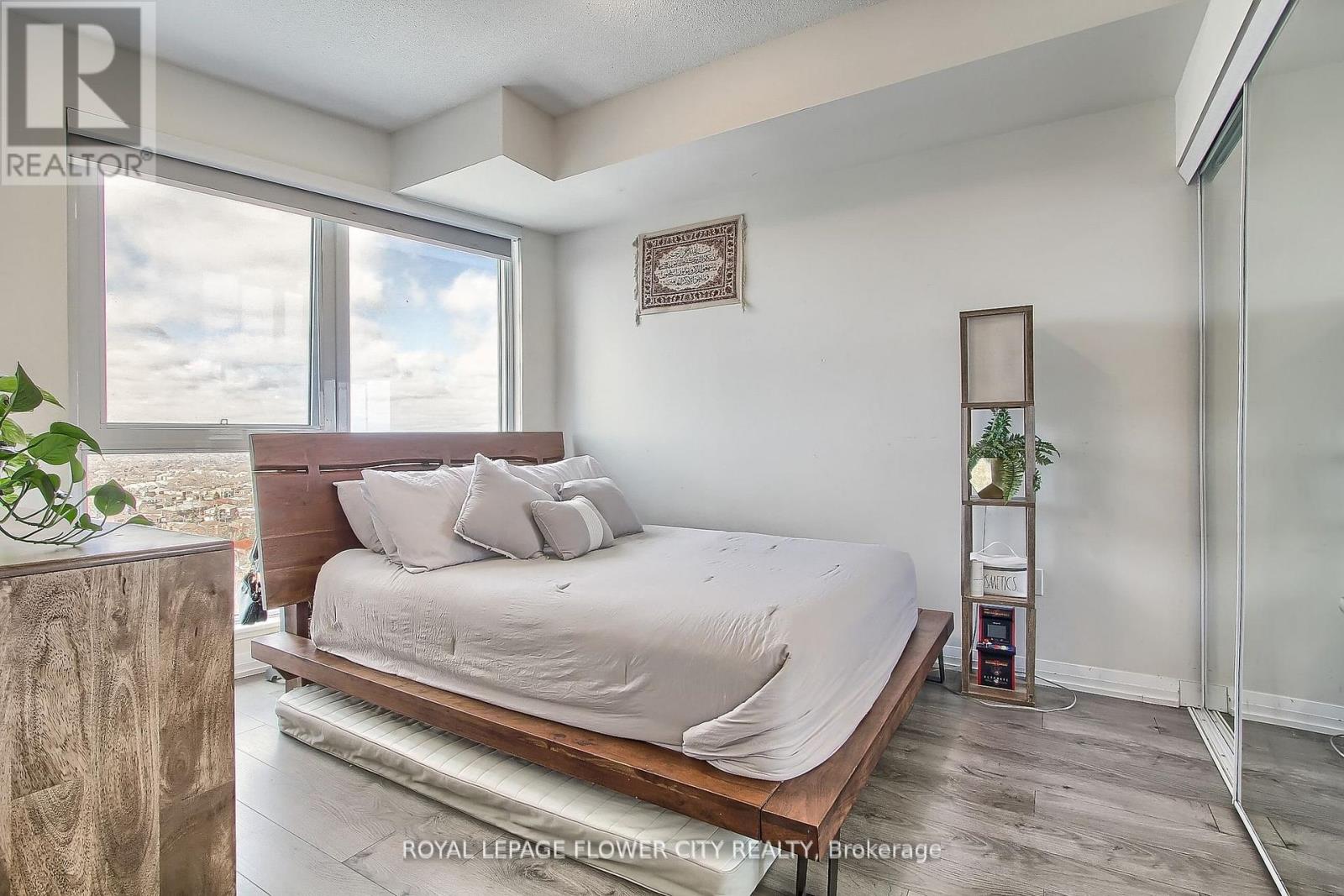 1307 - 65 Watergarden Crescent, Mississauga, Ontario  L5R 0G9 - Photo 21 - W12159643
