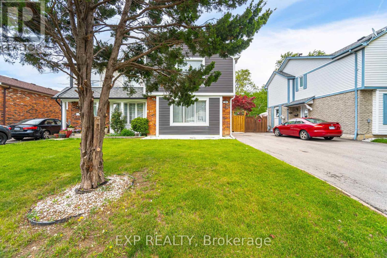 384 Daralea Heights, Mississauga, Ontario  L5A 3H6 - Photo 2 - W12159672