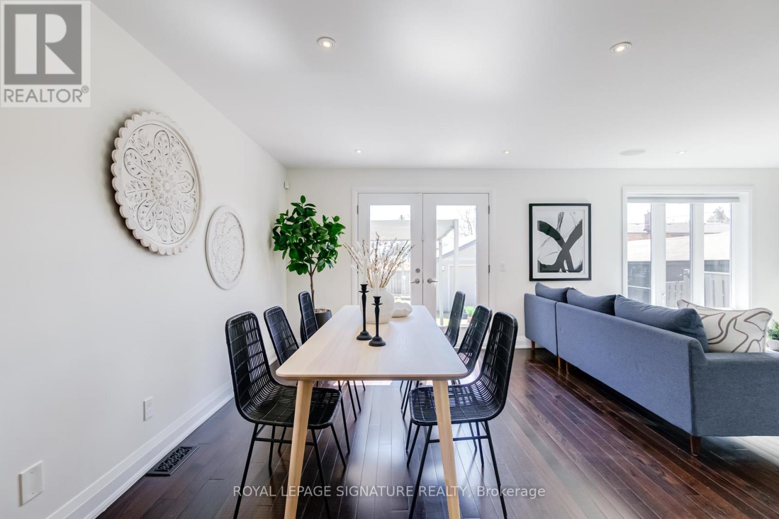 71 Roseland Drive, Toronto, Ontario  M8W 1Y4 - Photo 8 - W12159724
