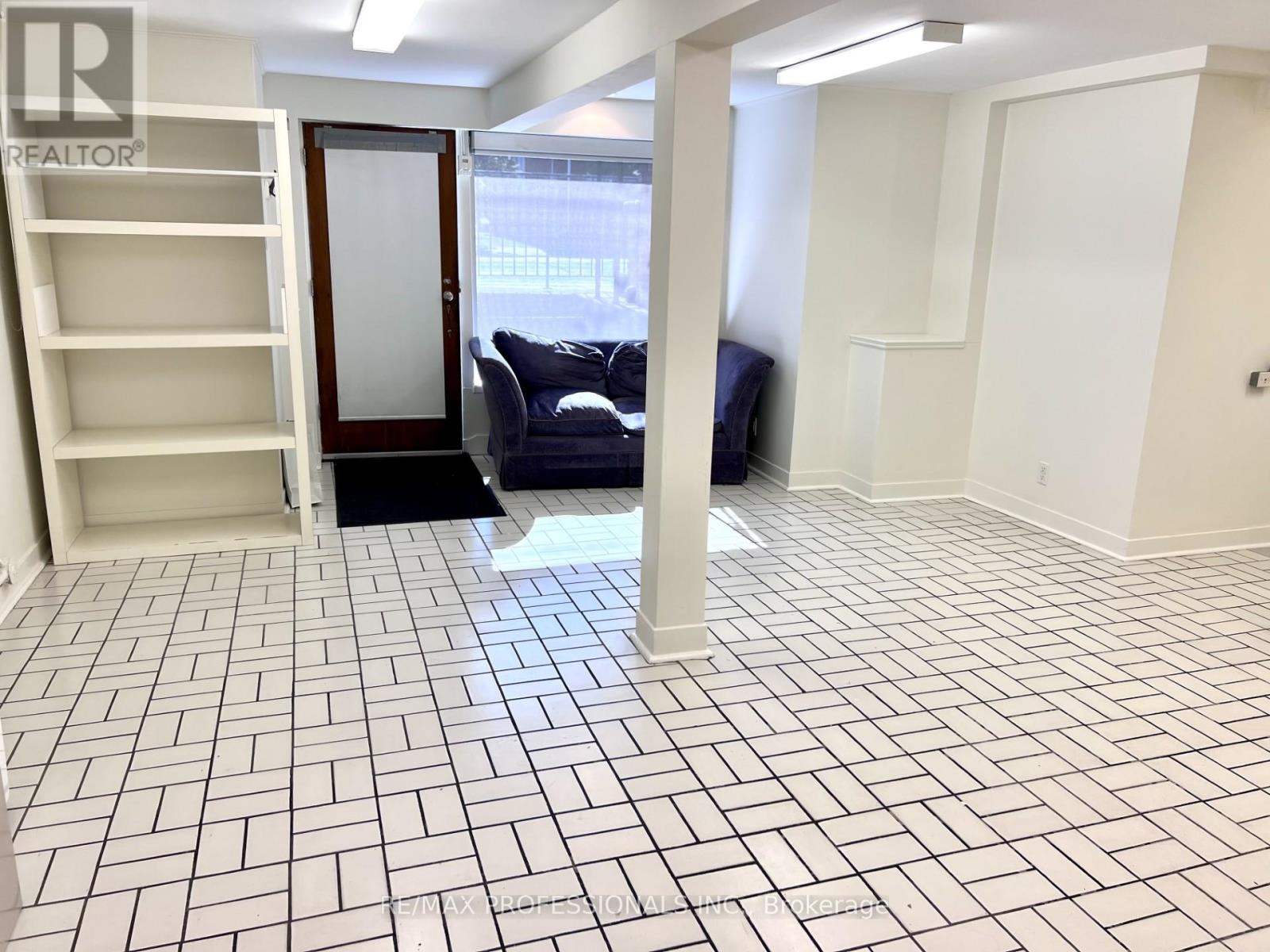 153b - 153-155 Jane Street, Toronto, Ontario  M6S 3Y8 - Photo 4 - W12159773