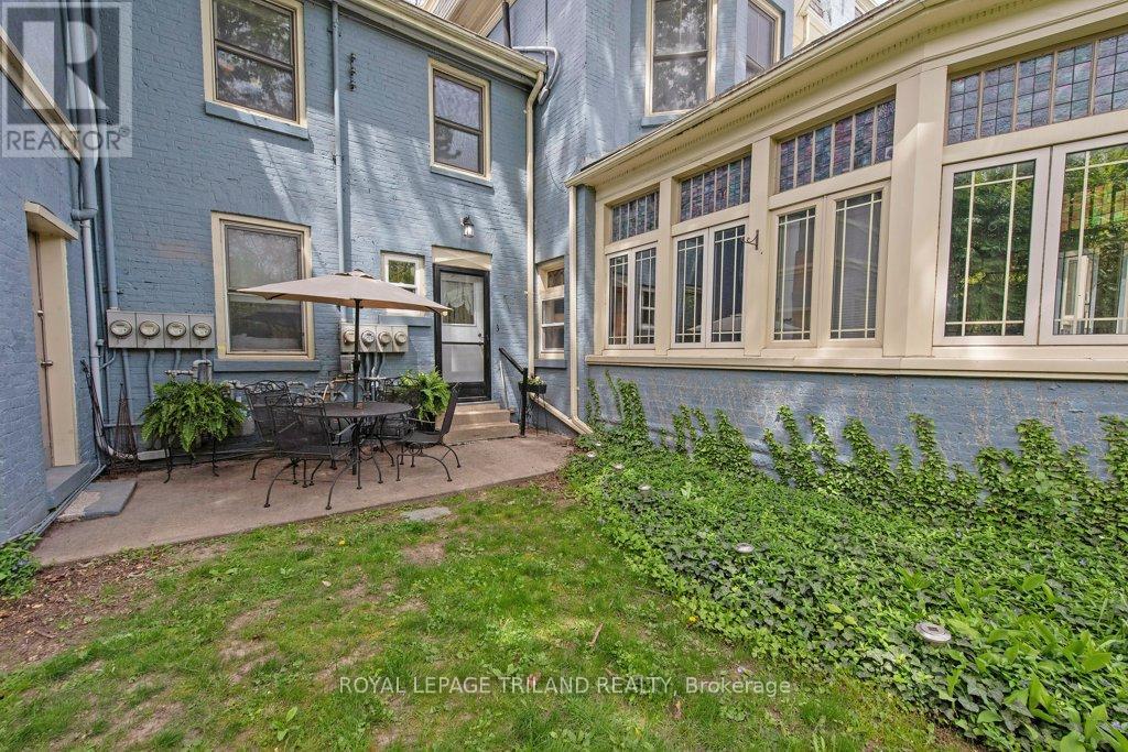 Photo 23 of 25 for 3 - 49 Ridout Street S