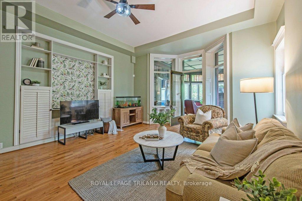 Photo 4 of 25 for 3 - 49 Ridout Street S