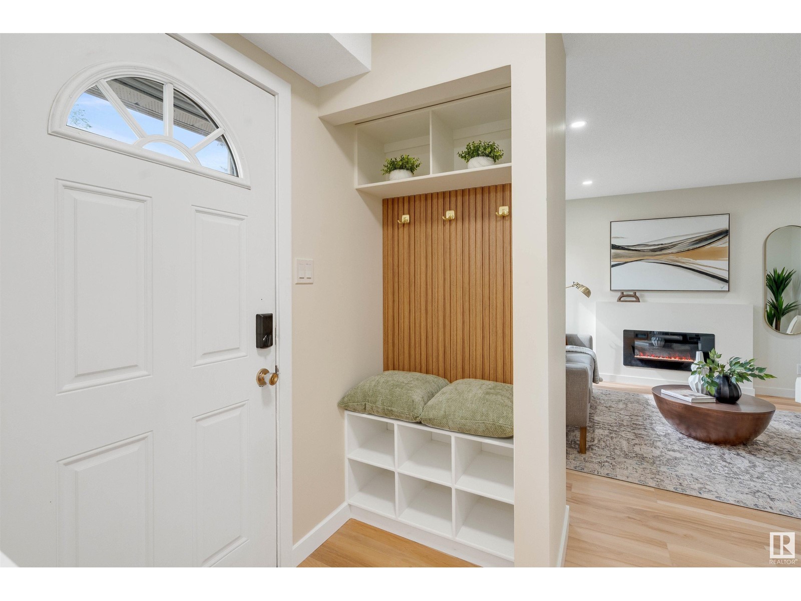 Property at 62 WILLOWDALE PL NW image 2