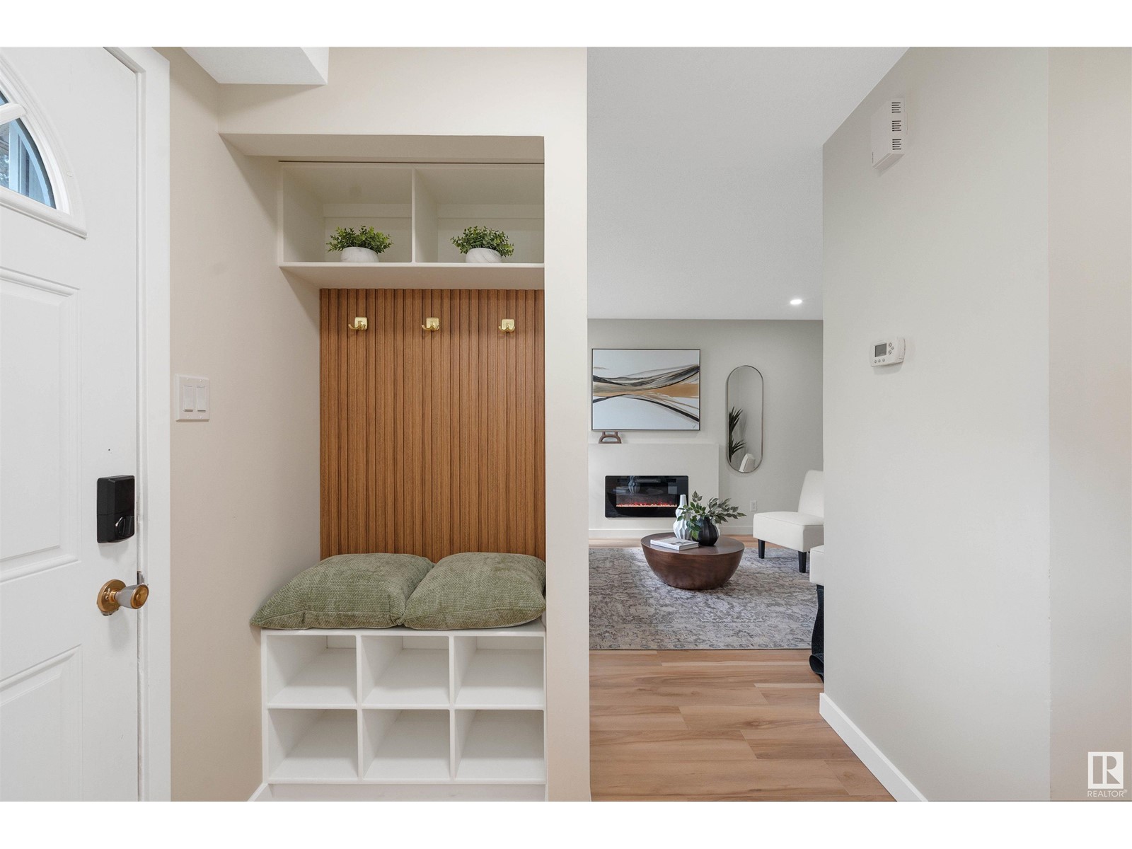Property at 62 WILLOWDALE PL NW image 3