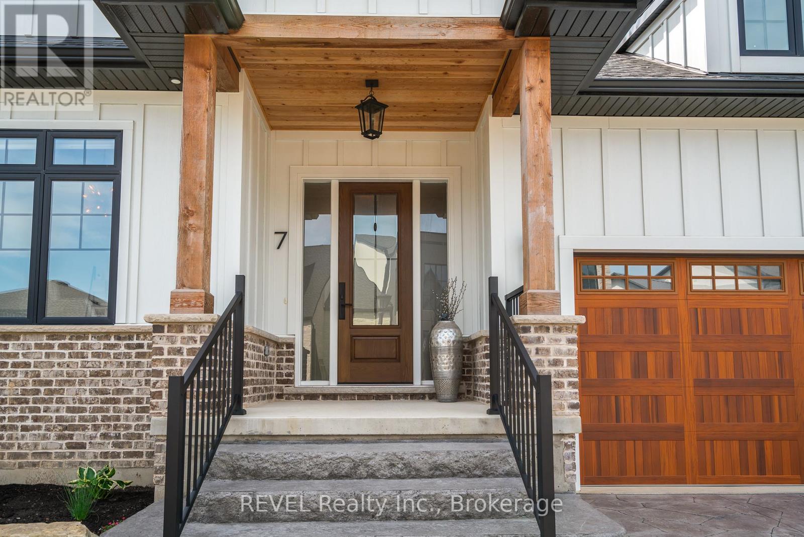 Property at 7 FEDORKOW LANE image 3