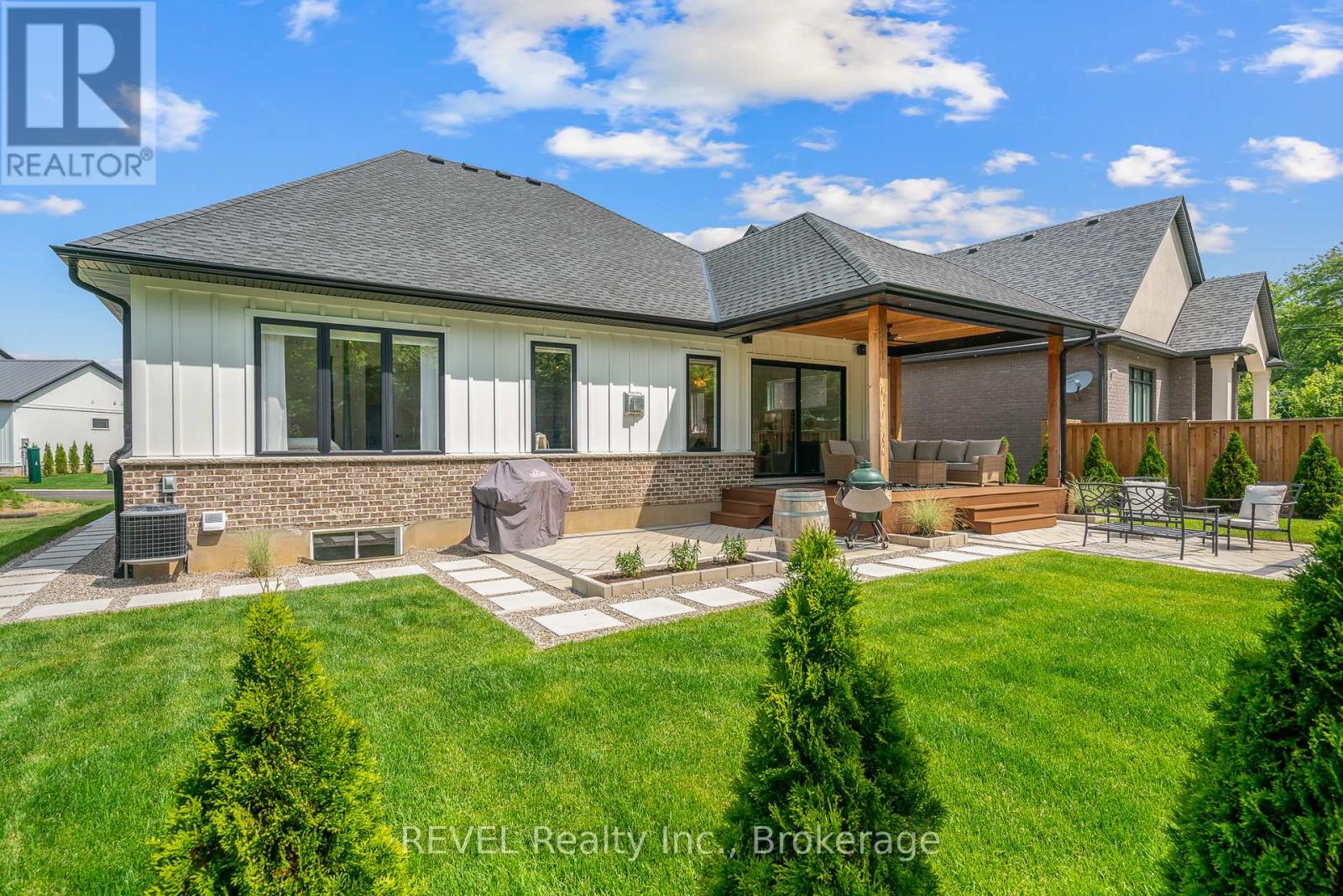 7 Fedorkow Lane, Niagara-On-The-Lake, Ontario  L0S 1J1 - Photo 32 - X12159799