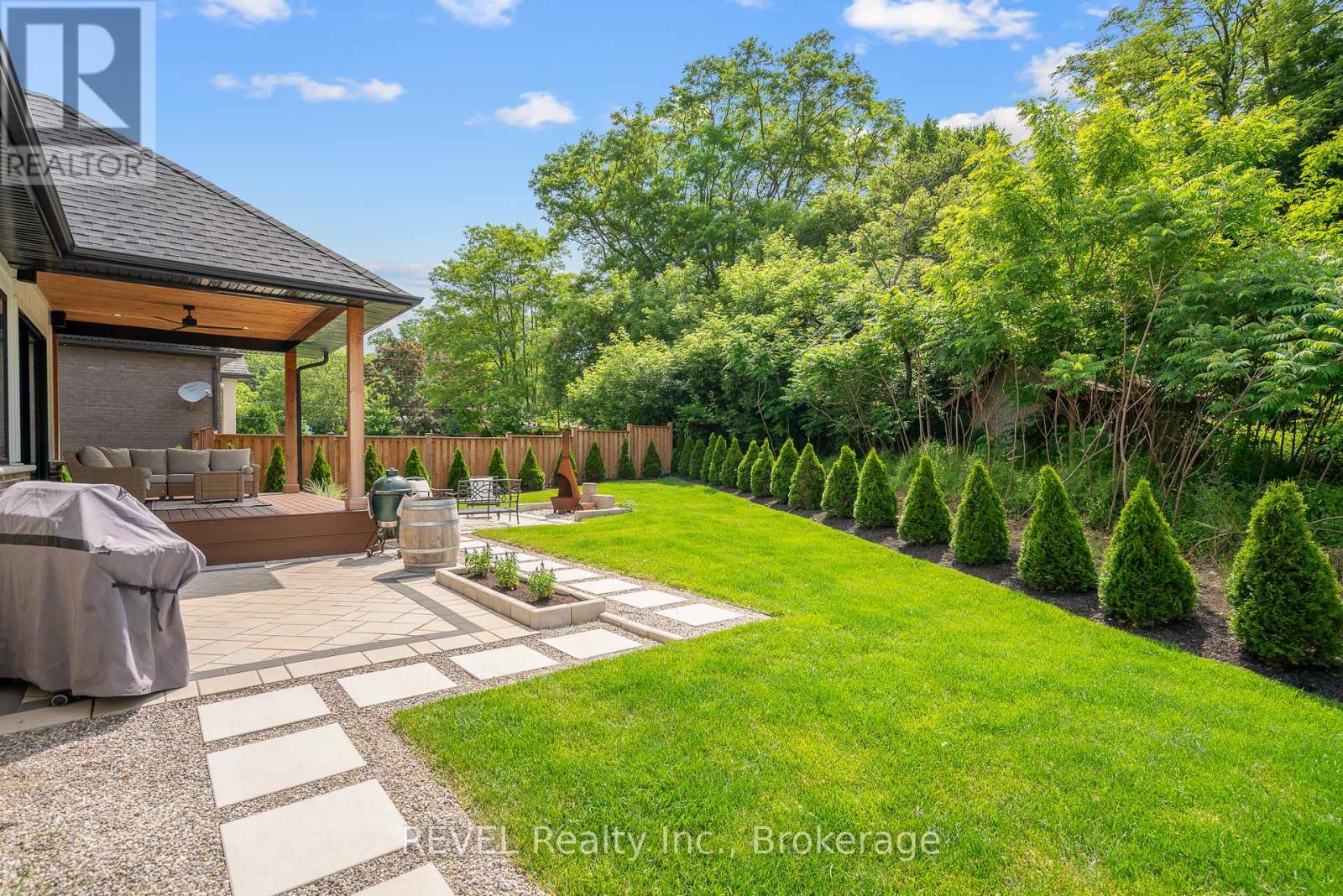 Property at 7 FEDORKOW LANE image 4