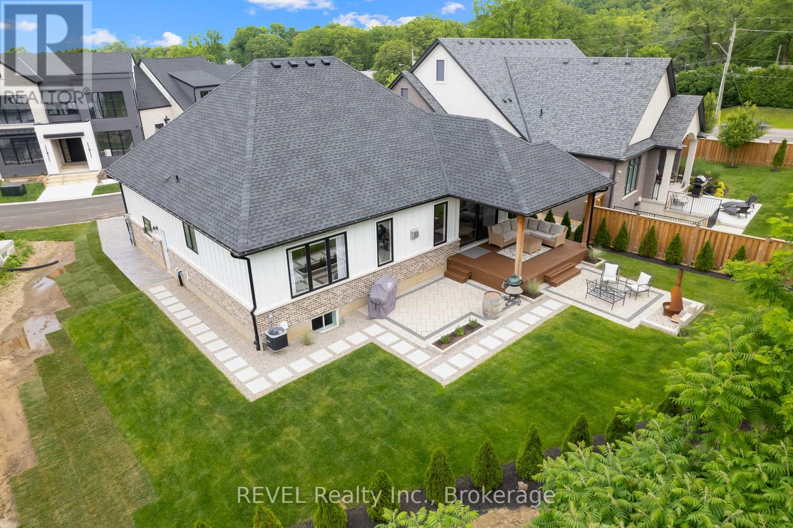 7 Fedorkow Lane, Niagara-On-The-Lake, Ontario  L0S 1J1 - Photo 42 - X12159799